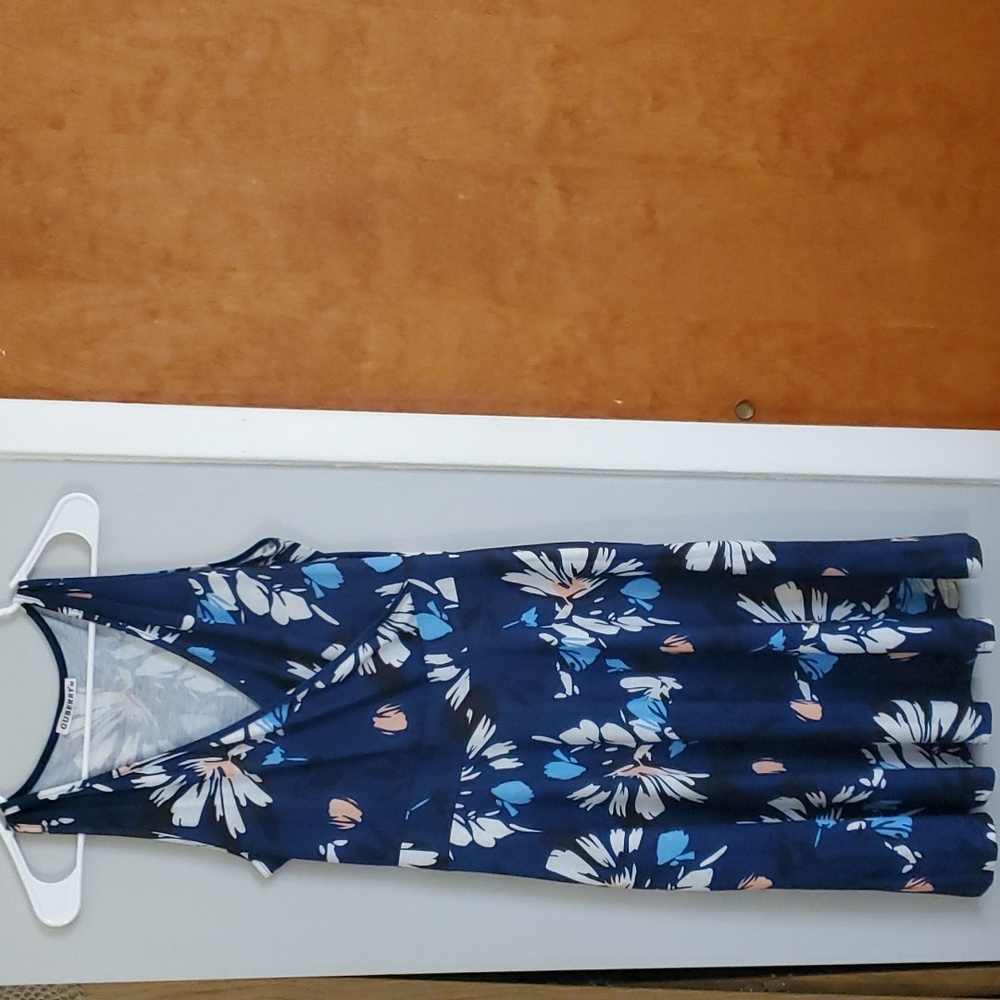 Guberry Women's V-neck Sleeveless Sundress.